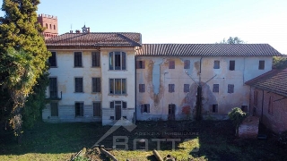 zoom immagine (Casa singola 1300 mq, zona Cavallirio - Centro)