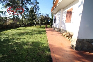 zoom immagine (Villa 200 mq, soggiorno, più di 3 camere, zona San Giustino Valdarno)