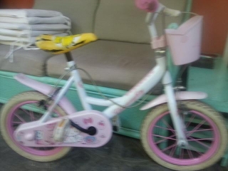zoom immagine (Bici per bambina Hello Kitty)