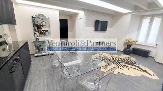 zoom immagine (Appartamento 80 mq, 2 camere, zona Desenzano del Garda - Centro)
