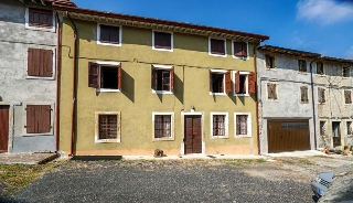 zoom immagine (Rustico, soggiorno, più di 3 camere, zona Castelcerino)