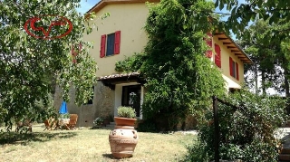 zoom immagine (Villa 280 mq, soggiorno, più di 3 camere, zona Montegonzi)