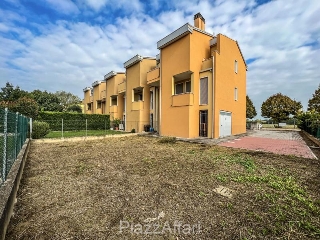 zoom immagine (Casa a schiera 150 mq, soggiorno, 2 camere, zona Sant'Angelo di Piove di Sacco - Centro)