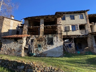 zoom immagine (Rustico 200 mq, soggiorno, 3 camere, zona Valli del Pasubio)