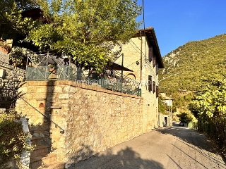 zoom immagine (Rustico 110 mq, soggiorno, 2 camere, zona San Giovanni del Pantano)