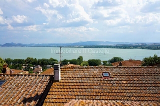 zoom immagine (Appartamento 130 mq, soggiorno, 2 camere, zona Castiglione del Lago - Centro)