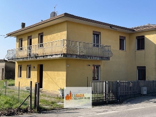 zoom immagine (Bifamiliare 210 mq, soggiorno, 4 camere, zona Piacenza d'Adige)