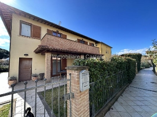 zoom immagine (Casa a schiera 145 mq, soggiorno, 2 camere, zona Castiglione del Lago)