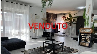zoom immagine (Villa 490 mq, soggiorno, 6 camere, zona Arbizzano)