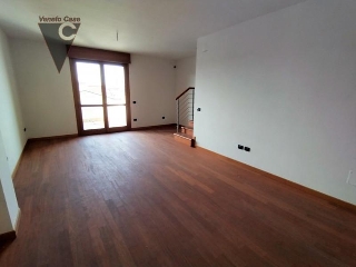 zoom immagine (Appartamento 140 mq, soggiorno, 3 camere, zona Arcella - San Carlo)