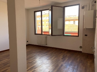 zoom immagine (Appartamento, 2 camere, zona Savonarola)