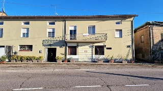zoom immagine (Casa singola 520 mq, soggiorno, 4 camere, zona Rovereto)