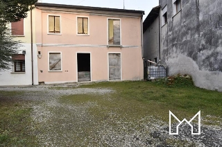 zoom immagine (Rustico 100 mq, soggiorno, 2 camere, zona San Giacomo)