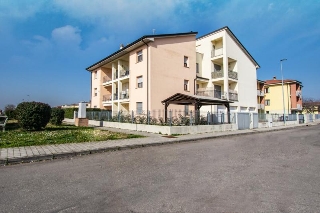 zoom immagine (Appartamento 150 mq, soggiorno, 3 camere, zona Soragna)