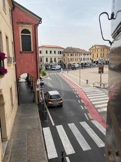 zoom immagine (Palazzo 1000 mq, zona Piove di Sacco - Centro)