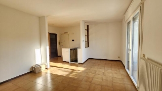 zoom immagine (Appartamento 115 mq, soggiorno, 3 camere, zona Roncaglia)