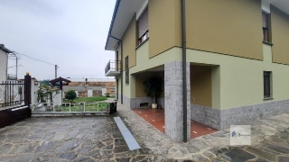 zoom immagine (Villa 280 mq, soggiorno, 3 camere, zona Turbigo)