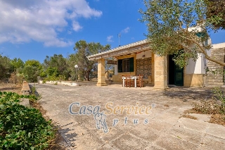 zoom immagine (Villa 60 mq, 1 camera, zona Gallipoli)