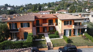 zoom immagine (Appartamento 85 mq, soggiorno, 2 camere, zona Padenghe Sul Garda - Centro)