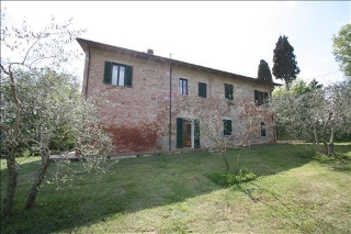 zoom immagine (Casa singola 220 mq, più di 3 camere, zona Lucignano)