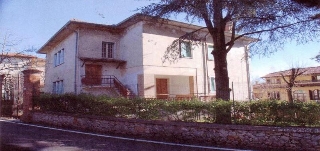 zoom immagine (Casa singola 550 mq, 1 camera, zona Montefollonico)