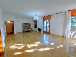 zoom immagine (Bifamiliare 370 mq, soggiorno, 5 camere, zona Prato della Valle)