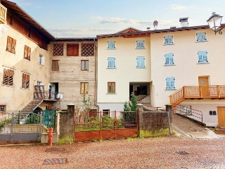 zoom immagine (Palazzo 1000 mq, 2 camere)