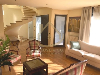 zoom immagine (Villa 180 mq, soggiorno, 3 camere, zona Vigevano)