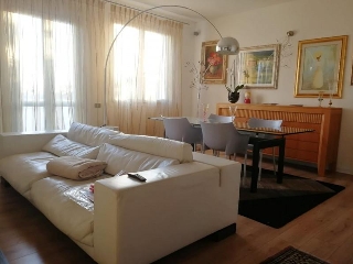 zoom immagine (Appartamento 145 mq, soggiorno, 3 camere, zona Pontecchio Polesine)