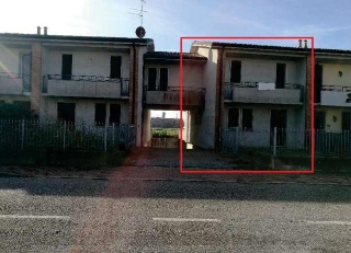 zoom immagine (Casa a schiera 182 mq, 3 camere, zona Isola Rizza)