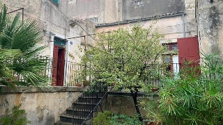 zoom immagine (Casa singola 230 mq, soggiorno, 2 camere, zona Monterosso Almo - Centro)