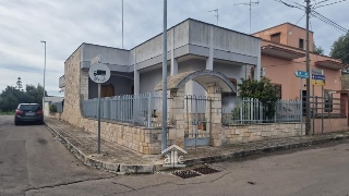 zoom immagine (Casa singola 180 mq, soggiorno, 2 camere, zona Cavallino)