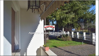 zoom immagine (Casa singola 180 mq, soggiorno, 3 camere, zona Casella d'Asolo)