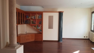 zoom immagine (Appartamento 200 mq, soggiorno, 3 camere, zona Savonarola)