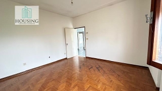 zoom immagine (Appartamento 100 mq, soggiorno, 3 camere, zona Casalserugo)