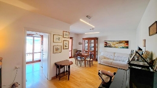 zoom immagine (Appartamento 90 mq, soggiorno, 2 camere, zona Ferro di Cavallo)