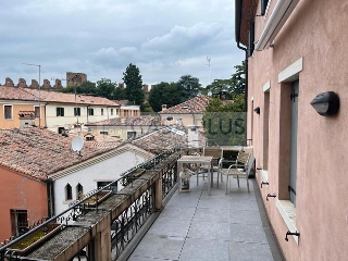 zoom immagine (Appartamento 75 mq, 2 camere, zona Cittadella - Centro)