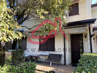 zoom immagine (Casa a schiera 180 mq, soggiorno, 3 camere, zona Chiesanuova)