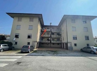 zoom immagine (Appartamento 103 mq, soggiorno, 3 camere, zona Montegaldella)