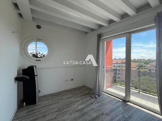 zoom immagine (Appartamento 175 mq, soggiorno, 3 camere, zona Ponte Crencano)