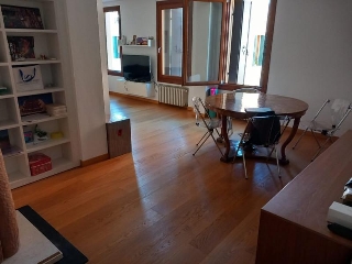 zoom immagine (Appartamento 150 mq, soggiorno, 3 camere, zona Cittadella)