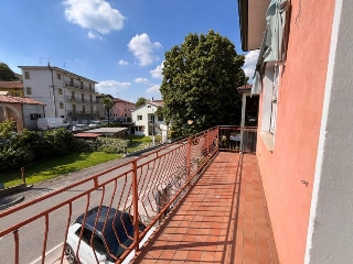 zoom immagine (Appartamento 113 mq, soggiorno, 2 camere, zona Sommacampagna)