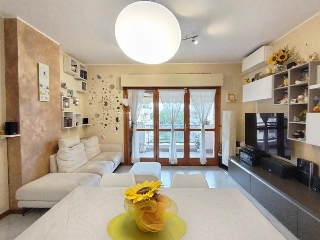 zoom immagine (Appartamento 98 mq, 2 camere, zona Ponte San Giovanni)