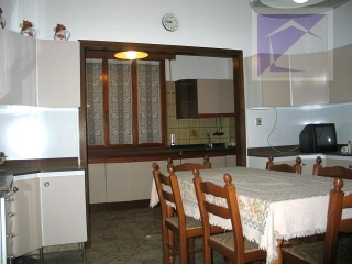 zoom immagine (Casa singola 400 mq, soggiorno, più di 3 camere, zona Rustega)