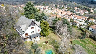 zoom immagine (Villa 1300 mq, soggiorno, 8 camere, zona Montrigiasco)