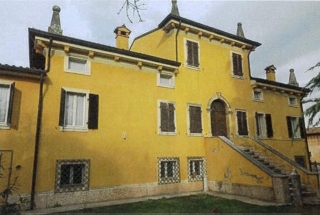 zoom immagine (Villa 347 mq, soggiorno, più di 3 camere, zona San Giorgio in Salici)