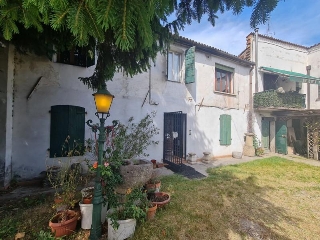 zoom immagine (Casa a schiera 140 mq, soggiorno, 3 camere, zona Sant'Agostino)