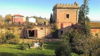 zoom immagine (Rustico, soggiorno, più di 3 camere, zona Montiano - Centro)