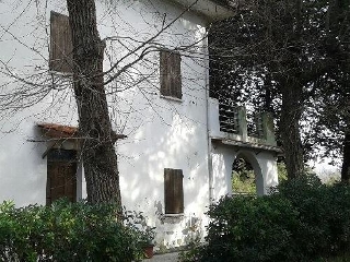 zoom immagine (Villa 301 mq, soggiorno, più di 3 camere, zona Pesaro)