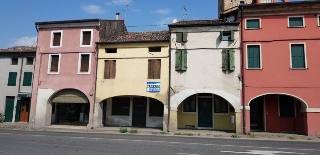 zoom immagine (Palazzo 200 mq, 3 camere, zona Montagnana - Centro)